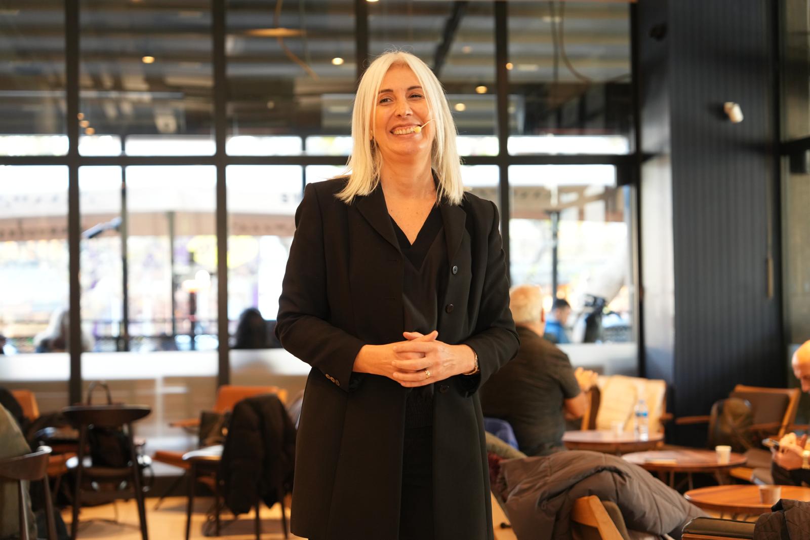 Türkiye’de bir ilk: İşaret dili konseptli mağaza-1