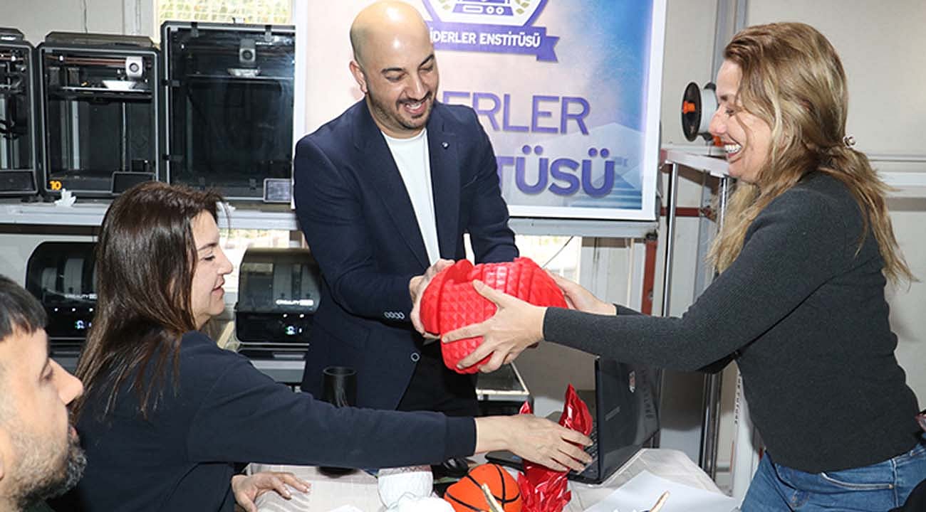 Liderler Enstitüsü'nden 3D yazıcı ve e-ticaret eğitimi