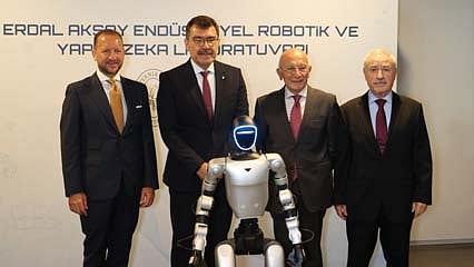 Erdal Aksoy Endüstriyel Robotik ve Yapay Zekâ Laboratuvarı açıldı