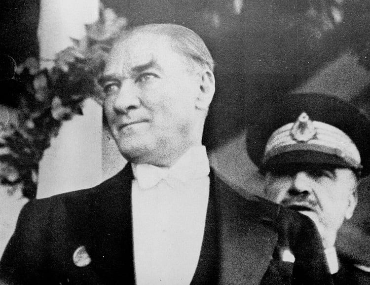Ata'mızı sevgi ve özlemle anıyoruz-3