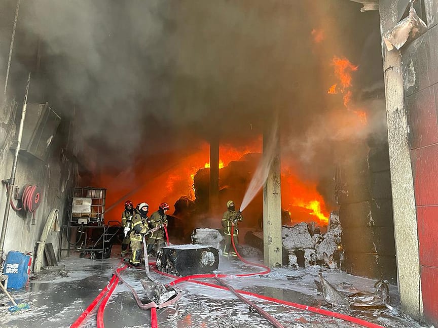 Uşak'ta iplik ve battaniye fabrikasında yangın-0