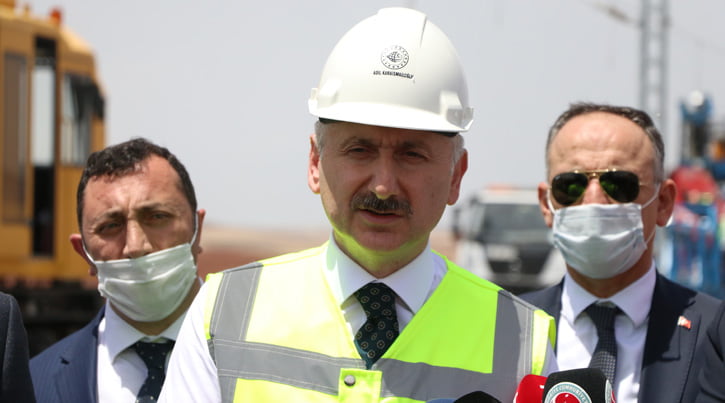 Bakan Karaismailoglu'ndan yurt dışı uçuş açıklaması