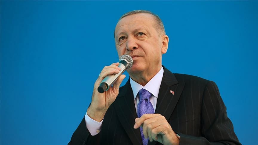 'İzmir'de evleri yıkılan vatandaşlarımıza yenilerini yapıp teslim edeceğiz'