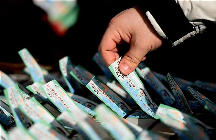 Milli Piyango yılbaşı çekiliş sonuçları: Büyük ikramiye çeyrek bilete çıktı-0