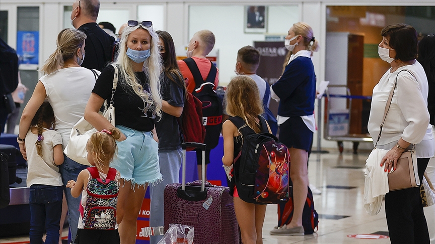 Antalya'ya en çok turistin geldiği ülkeler: Yüzde 250 artışla birinciliği Ruslardan aldı