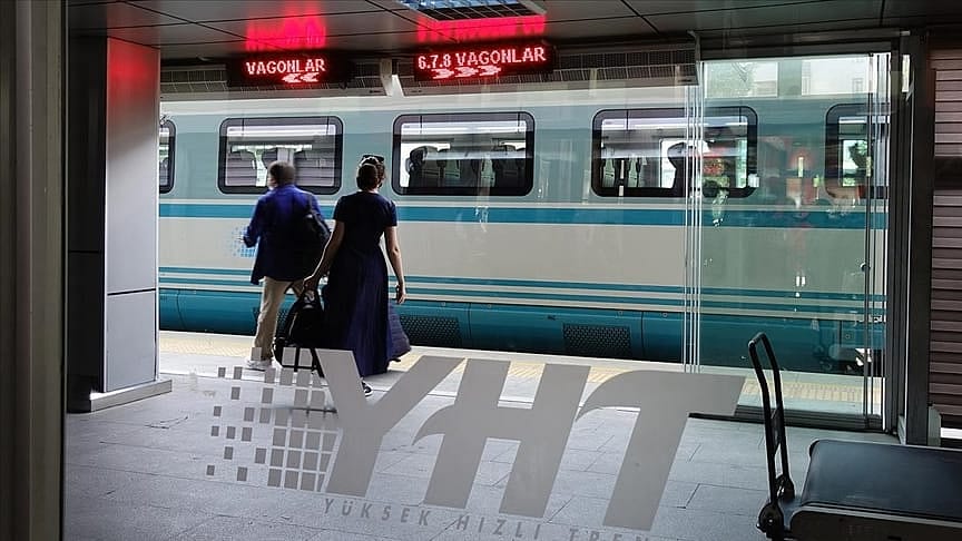 Ankara-İstanbul hattında 'Ekspres YHT' seferlerinin başlayacağı tarih belli oldu