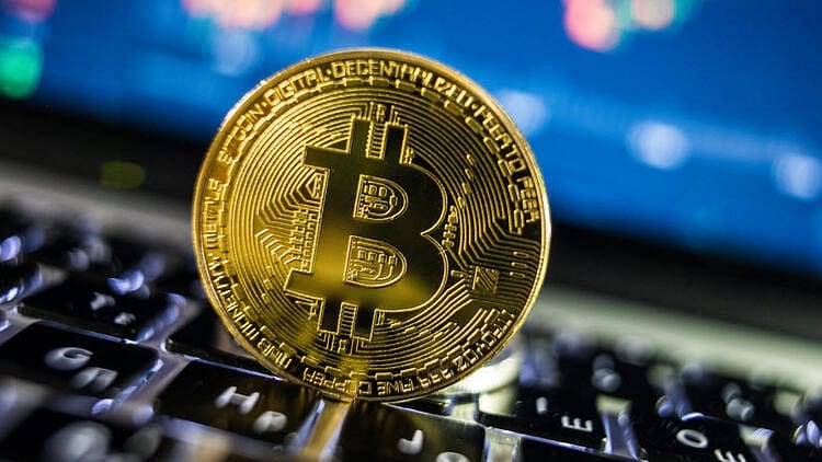Bitcoin rekora doymuyor: Piyasa değeri 1 trilyon dolara ulaştı