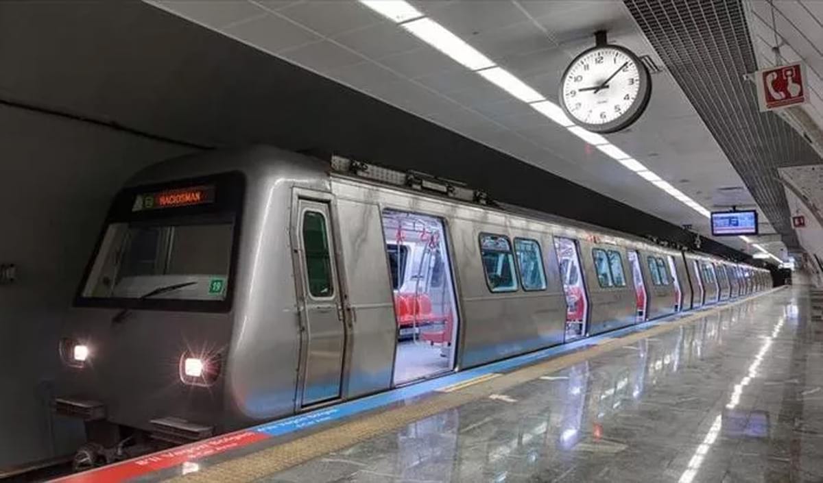 Bakan Karaismailoğlu: İstanbul'da 3 ayda 3 metro hattı açılacak