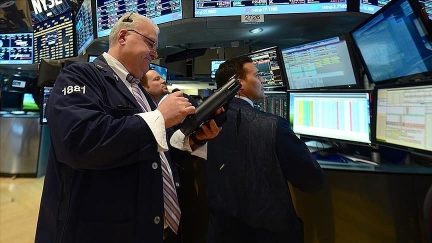 Fed üst düzey yetkililerinin hisse alımını yasakladı