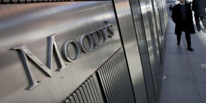 Moody's Yunanistan'ın kredi notunu yükseltti