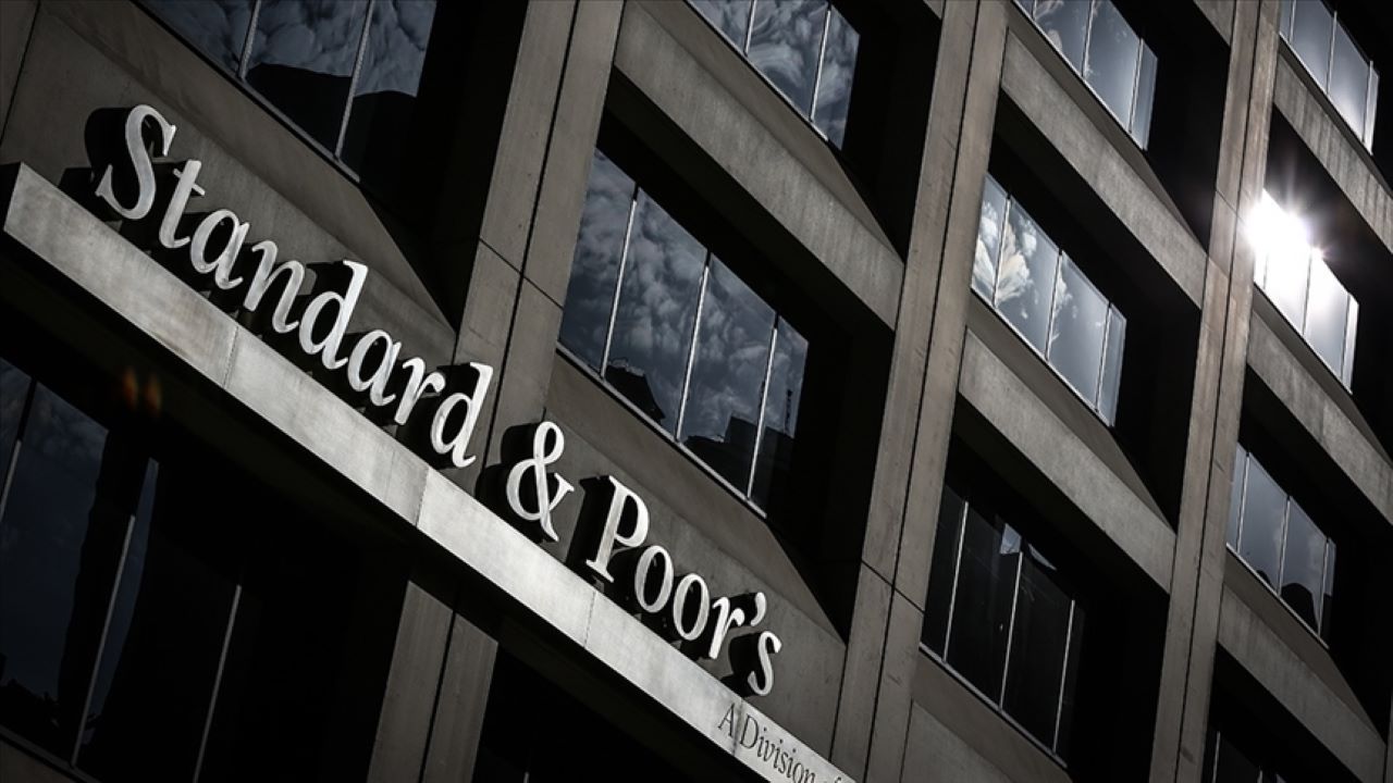 S&P Türkiye'nin kredi notunu "B+"dan "B"ye düşürdü