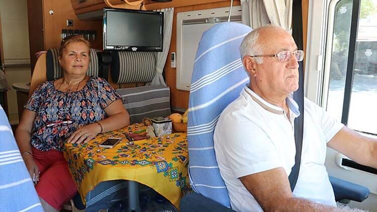 Karavan tutkusuyla 14 ülke gezdiler-0