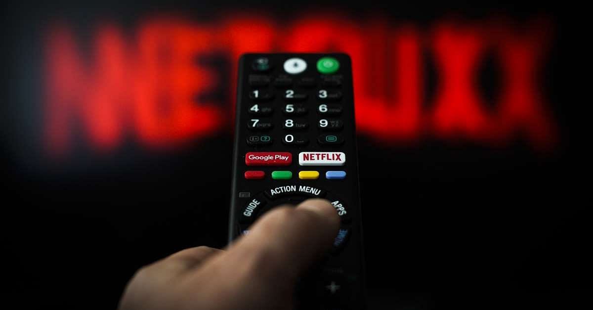 Eski Netflix mühendisi ve arkadaşına içeriden öğrenenlerin ticaretinden hapis