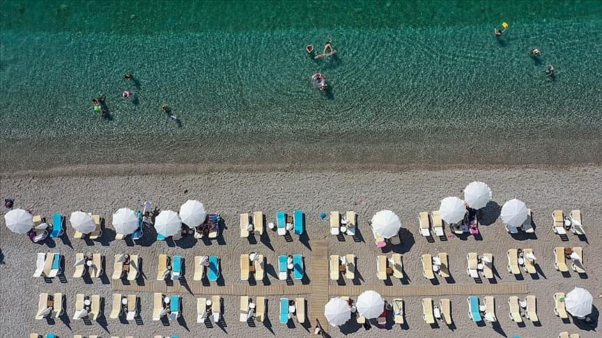 Turizm geliri ikinci çeyrekte 3.3 milyar dolar oldu