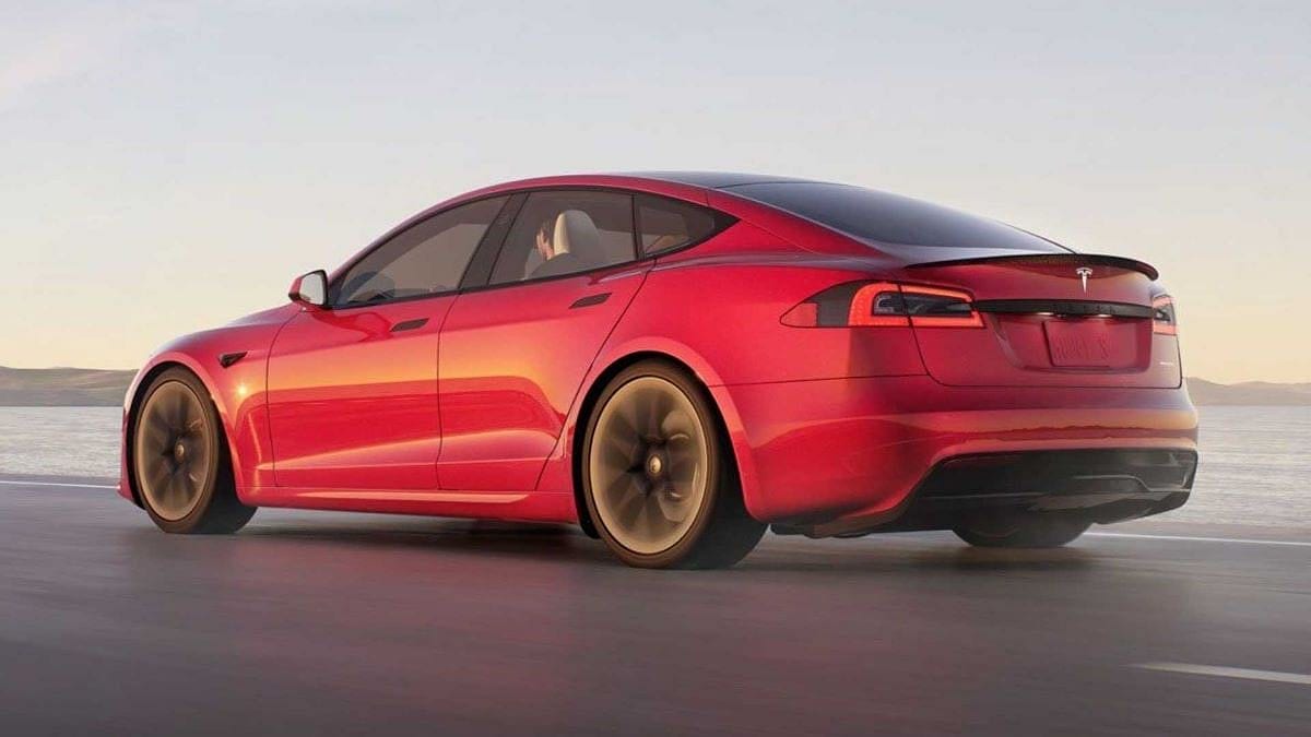 TESLA 54 bin aracı geri çağırıyor