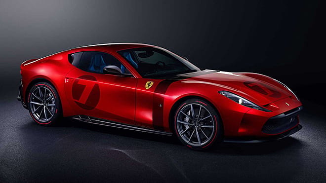 Ferrari tek bir müşteri için ürettiği aracı tanıttı-1