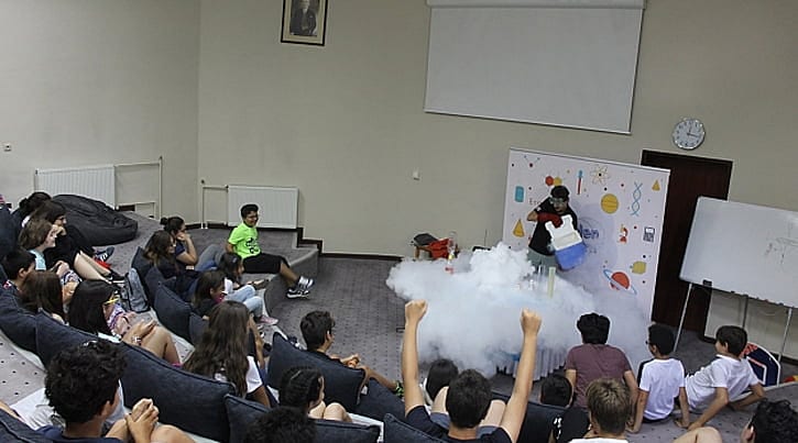Filli Boya'dan Bilim Kampı