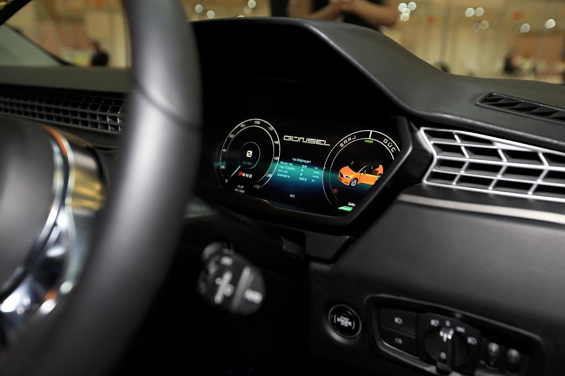 Tek şarjla 350 km giden KKTC'nin yerli otomobili 'Günsel' Türkiye'de-1
