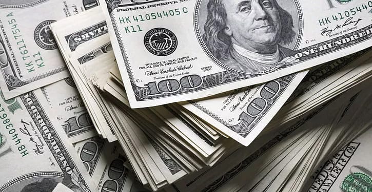 Dolarda güçlü seyir sürüyor