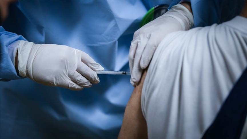 Bir ülke daha Oxford-AstraZeneca aşısının kullanımını durdurdu