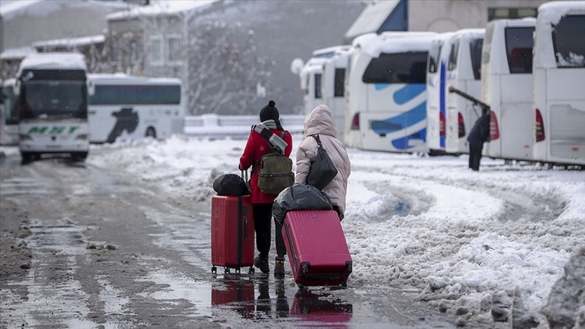 İstanbul'da Esenler, Harem ve tüm cep otogarlardaki çıkışlar durduruldu
