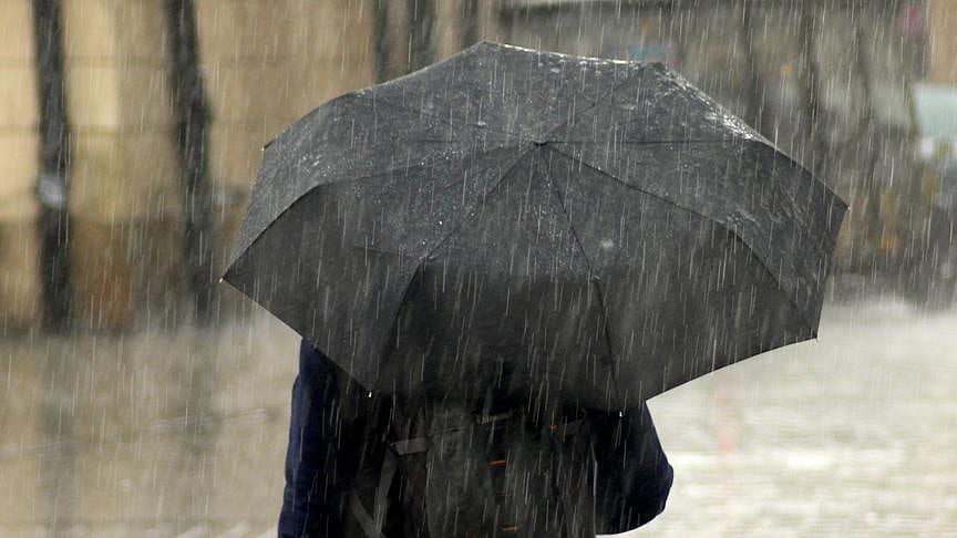 Meteorolojiden İstanbul için uyarı var: 16.00'ya kadar sürecek