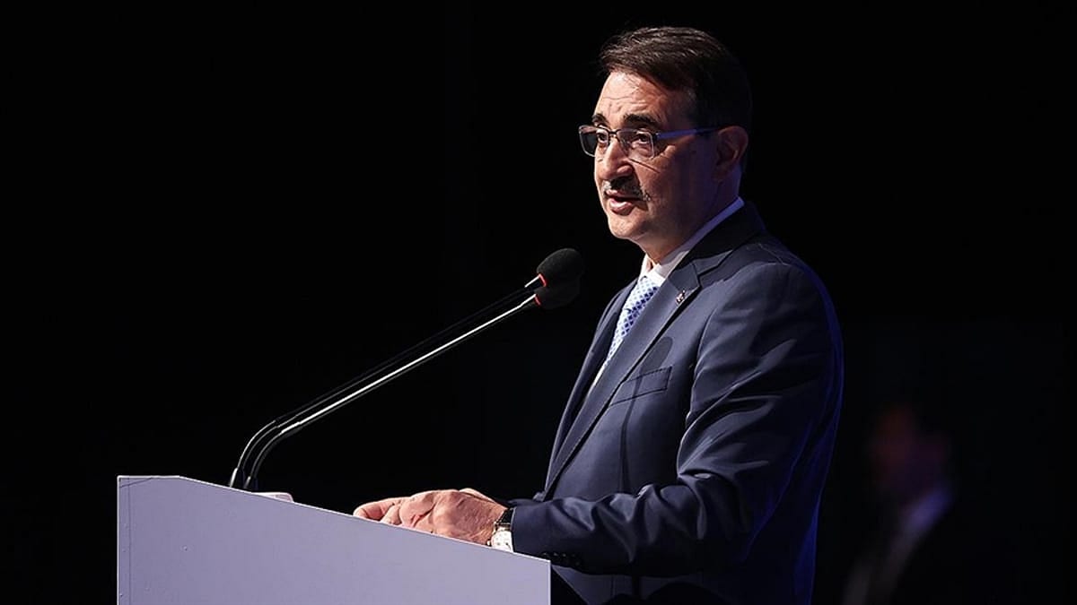 Bakan Dönmez: Yakında ilk yerli türbin üretimine geçeceğiz