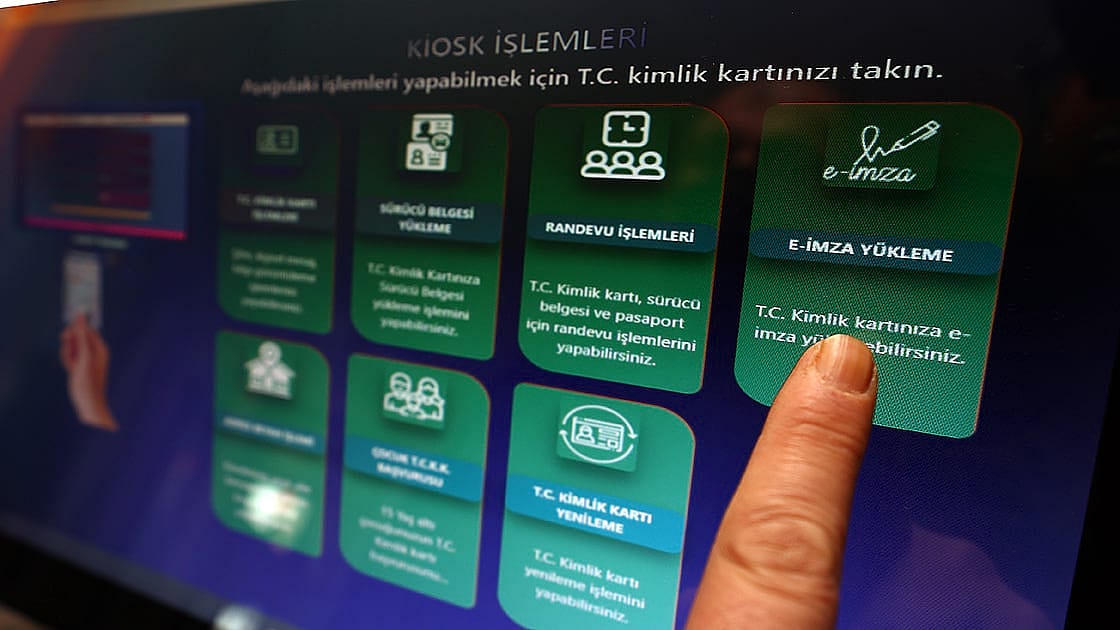 Uygulama bugün başladı: Kimlik kartı e-imza yüklemesi nasıl yapılır, nerede kullanılır?-1