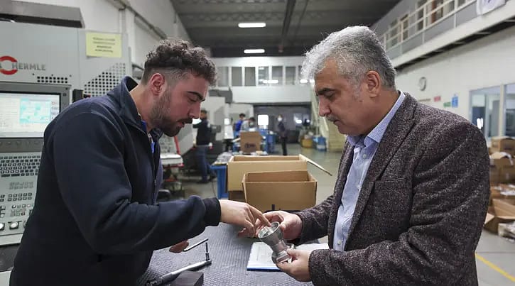 CERN'e parça ihraç eden ilk Türk şirketi Avrupa'da 19 firmaya tedarikçi oldu-0
