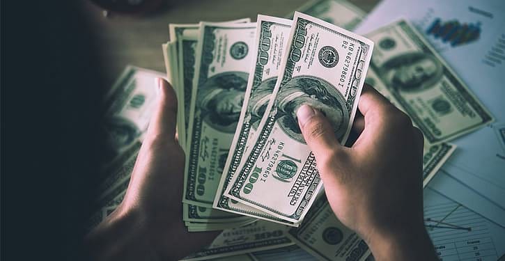 Dolar/TL'de aşağı yön sürüyor
