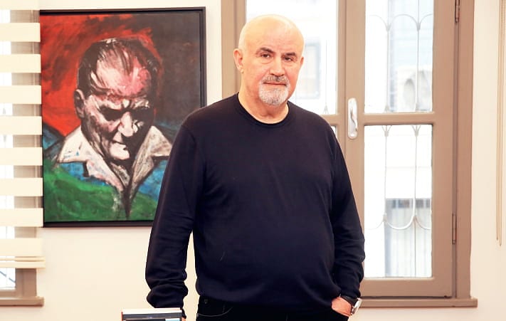 Ek iş olarak başladığı işini Fransa'ya taşıdı