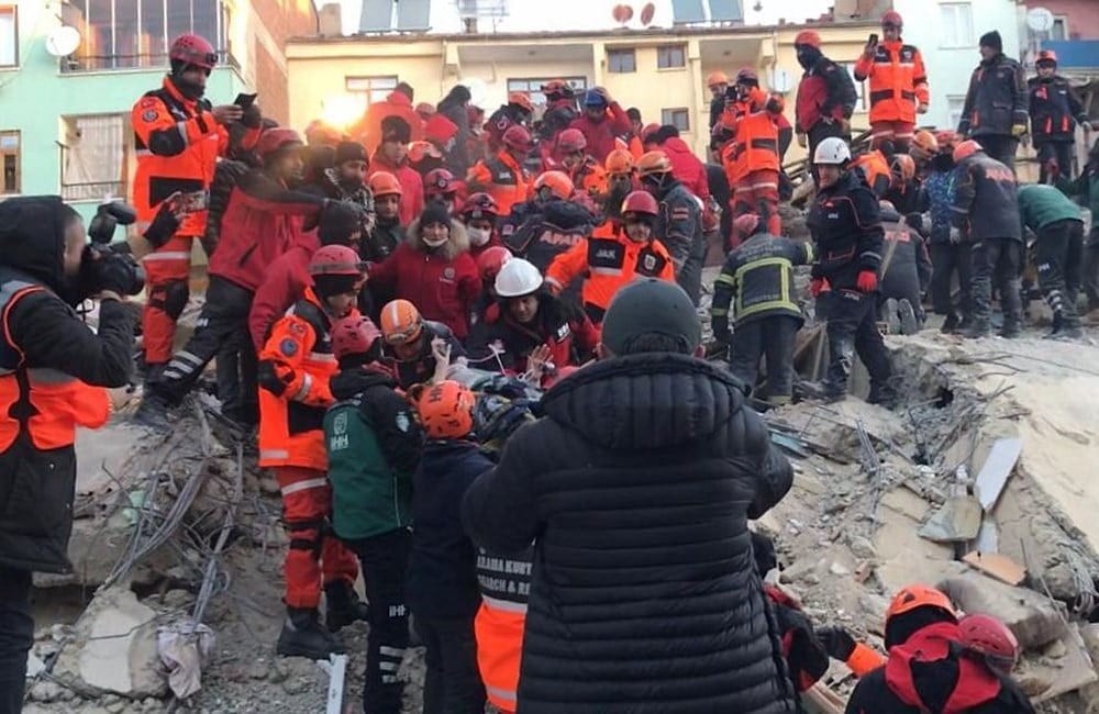 Elazığ'daki 6.8'lik depremde son durum-4