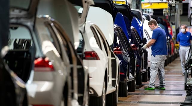 AB'de otomobil satışları 2020'de sert düştü