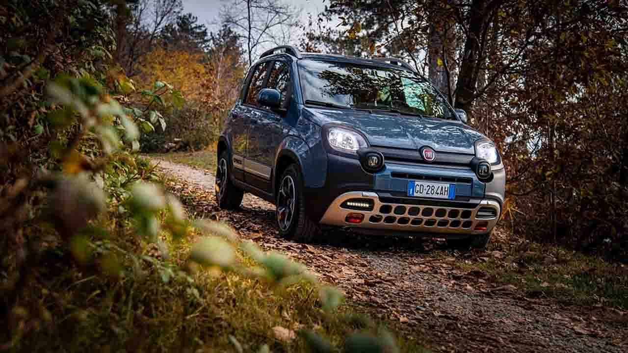 Yenilenen Fiat Panda, hibrit motor seçeneğiyle Türkiye'de: İşte fiyatı