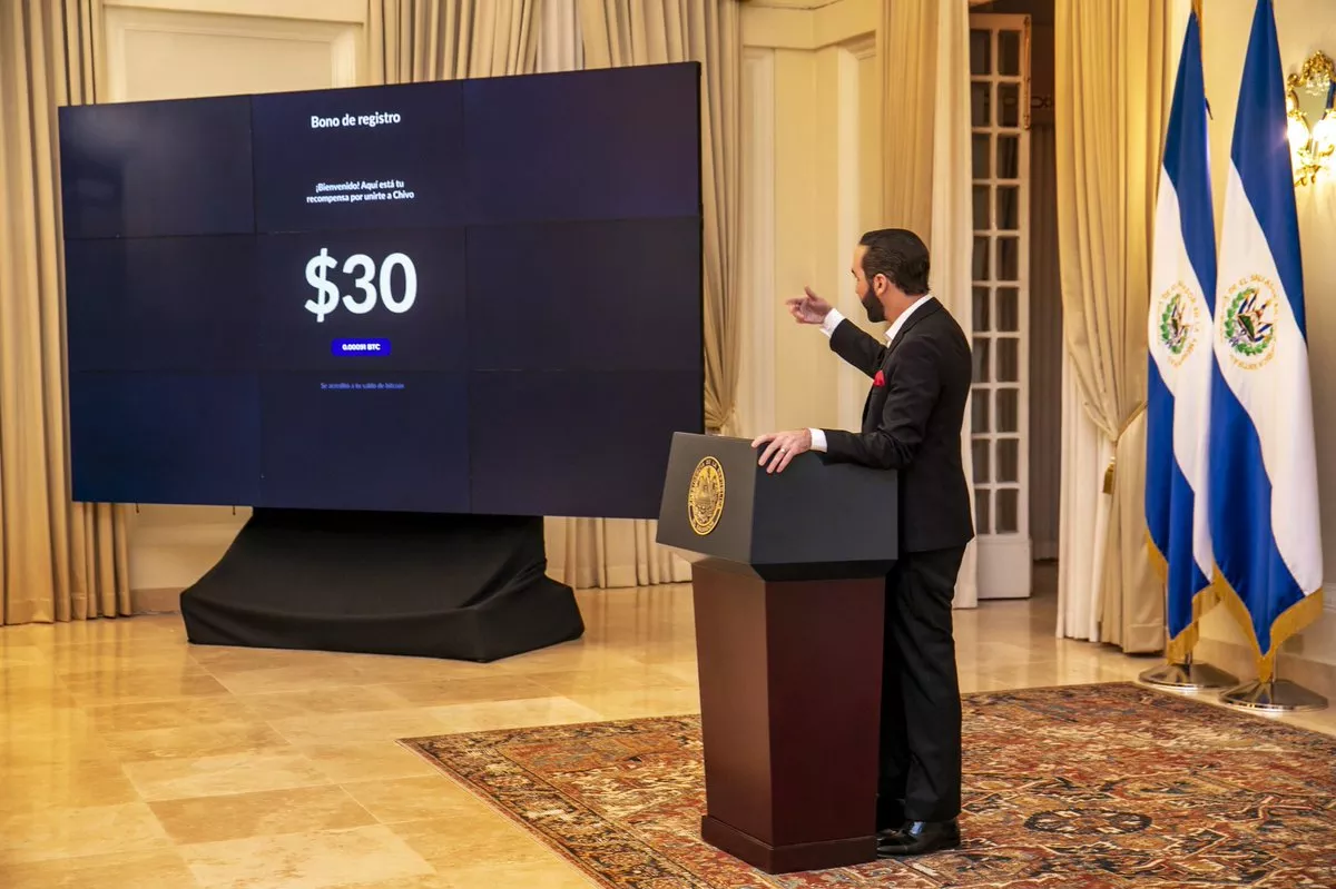 Devlet Başkanı tanıttı: Uygulamayı indirene bedava Bitcoin