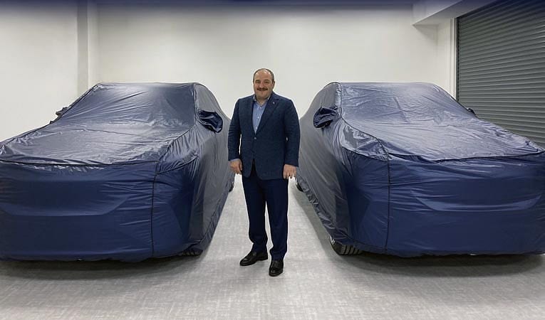 Bakandan yarın görücüye çıkacak yerli otomobille ilgili açıklama