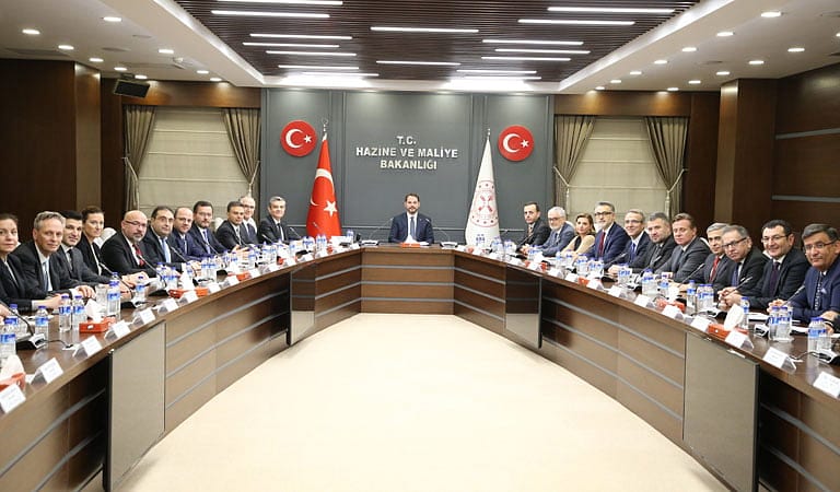 Bakan Albayrak sigortacılık sektörü temsilcileriyle bir araya geldi-0