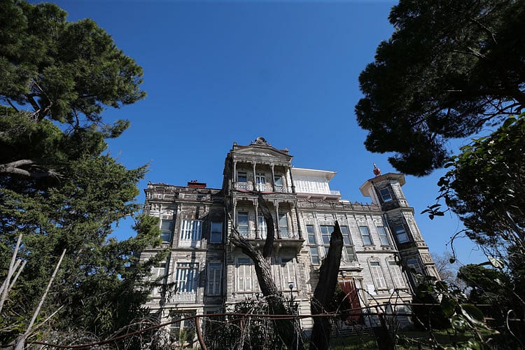 Kadıköy'de 'perili köşk' olarak bilinen ünlü köşk icradan satışa çıktı: İşte muhammen bedeli-1