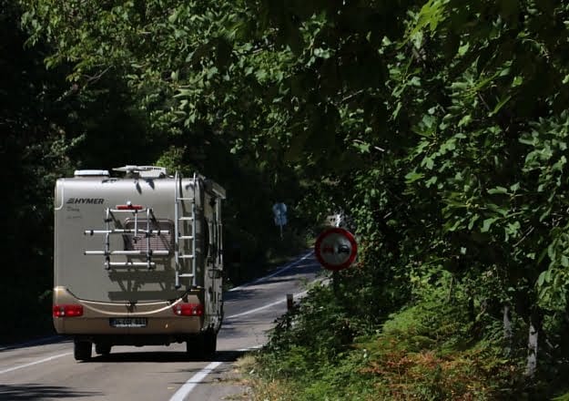 Karavan tutkusuyla 14 ülke gezdiler-1