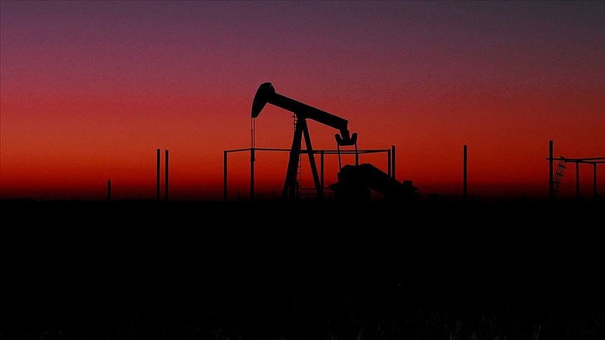 ABD'de petrol fiyatları ilk kez sıfırın altına indi, New York borsası düştü
