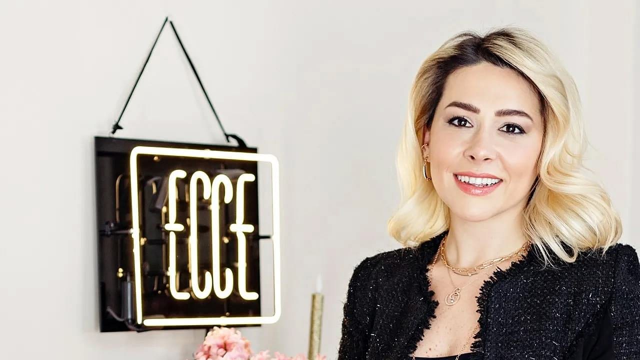 Çocukluk hayalini mücevherle gerçekleştirdi