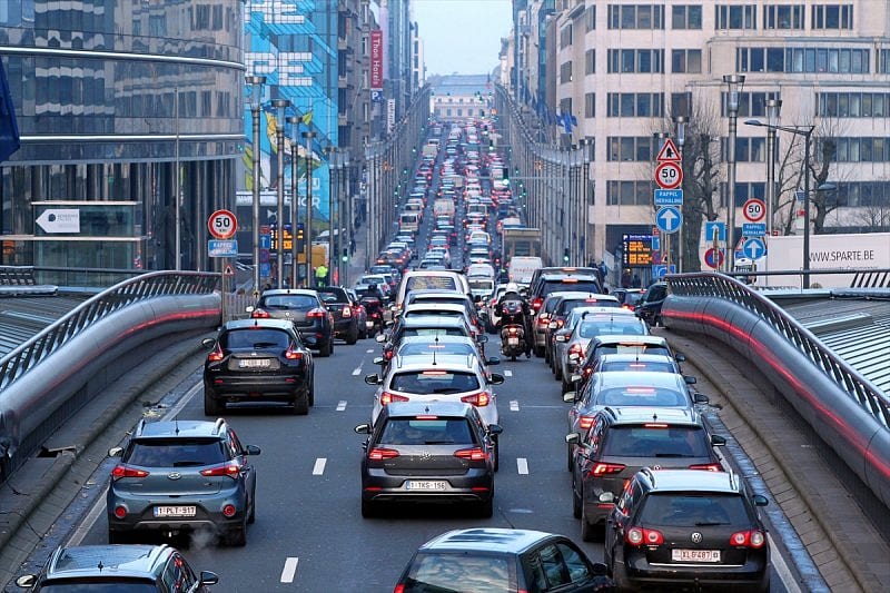 Brüksel'de arabasından vazgeçenlere 900 euro verilecek