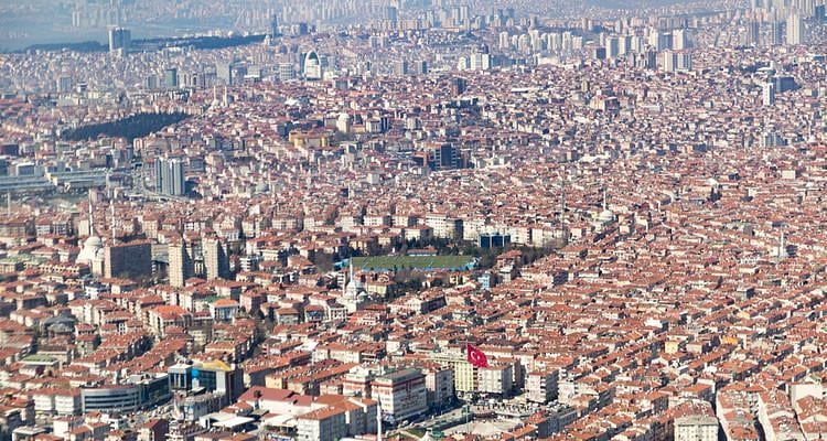İstanbul'da 16 yaş üstü konutlarda 4,6 milyon kişi yaşıyor