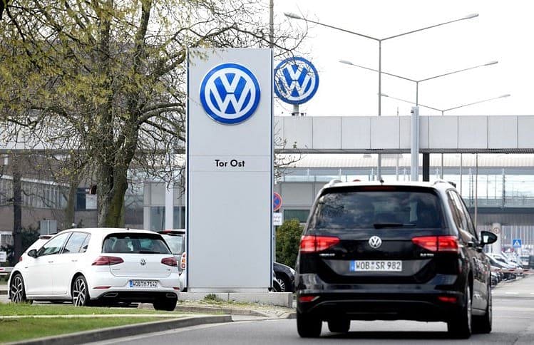 Alman otomotiv devinin kârı yarı yarıya eridi