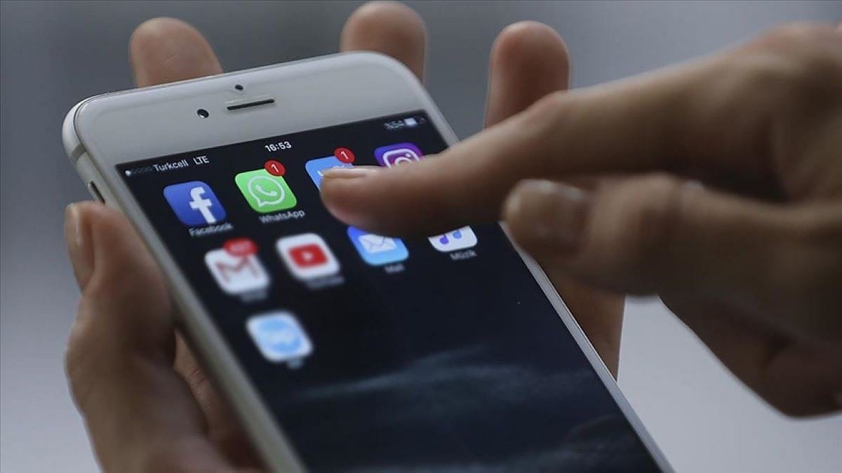 Facebook, Whatsapp ve Instagram neden çöktü? Sorun değişiklikten mi kaynaklandı?