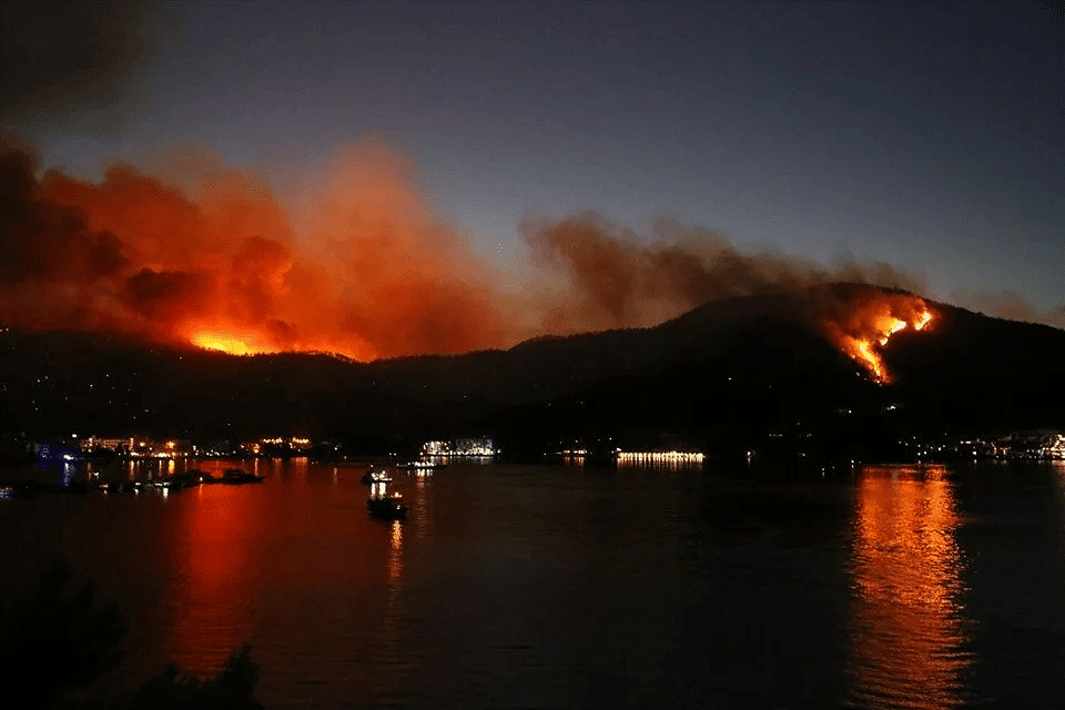 Marmaris'teki yangında ikinci gün: 1 kişi hayatını kaybetti, müdahale sürüyor-1