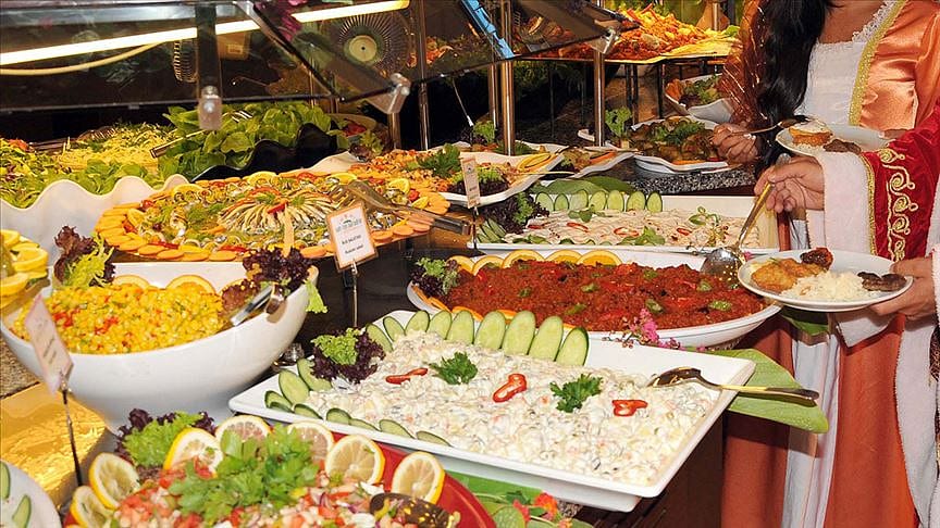 Pandemi önlemleri otellerdeki 'açık büfe'yi nasıl etkiledi?