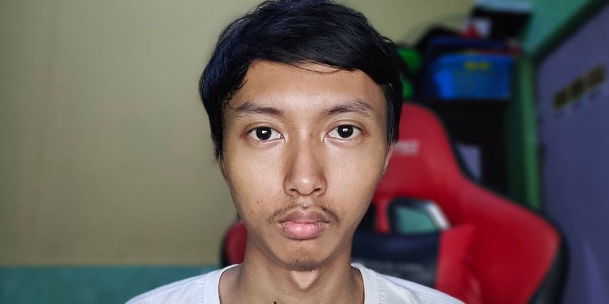 5 yıl boyunca çektiği selfieleri satan öğrenci milyoner oldu