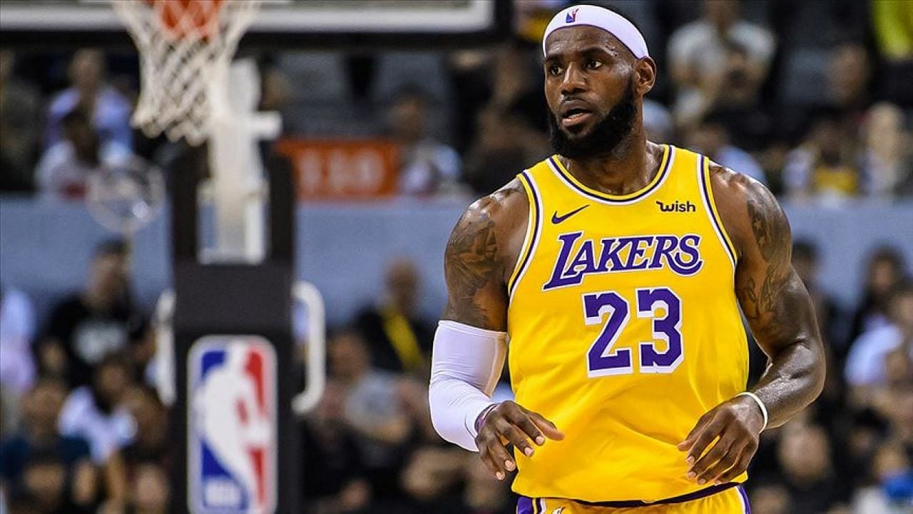 Resmen milyarder olan Lebron James çocukken öğrendiği ilk para dersini anlatıyor
