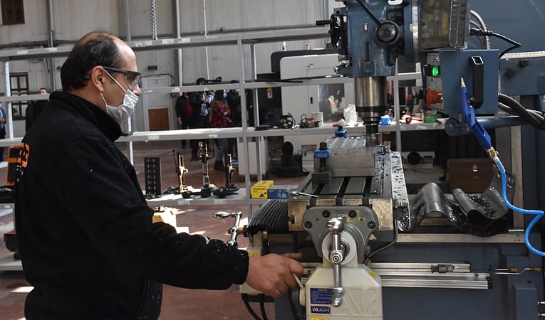Erzurum'da elektrikli otomobillerin portatif şarj üniteleri üretilmeye başlandı